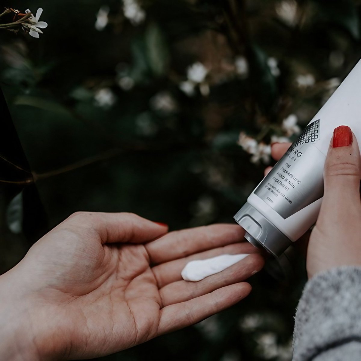 The Therapeutic Hand and Nail Cream - www.skin-rg.com