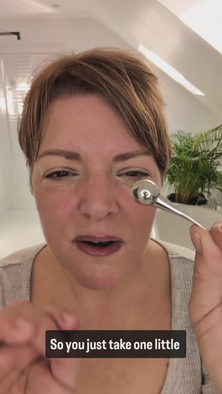 skinrgskincare-how to use cryo roller phoenix super c best serum 2025 .mp4