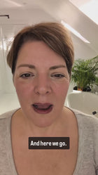 Lipid-soluble Tetra-C thd serum texture showing high-definition clarity